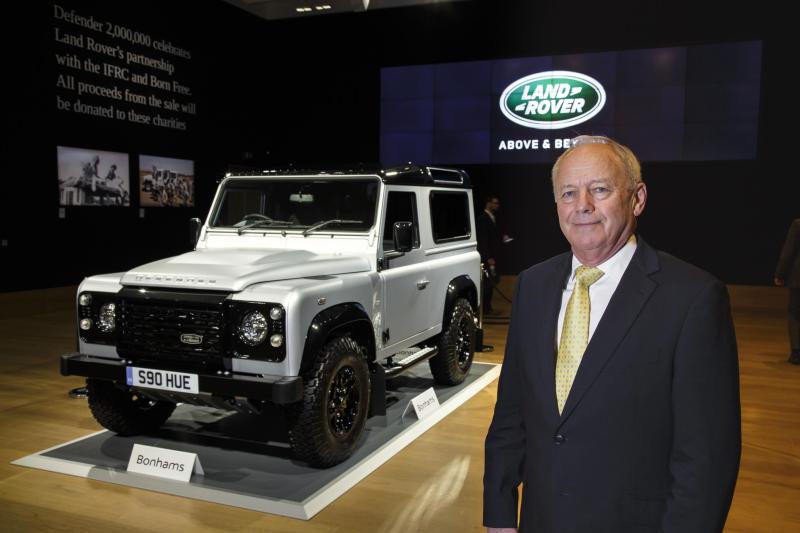  - Le Land Rover Defender 2 000 000 adjugé aux enchères 1