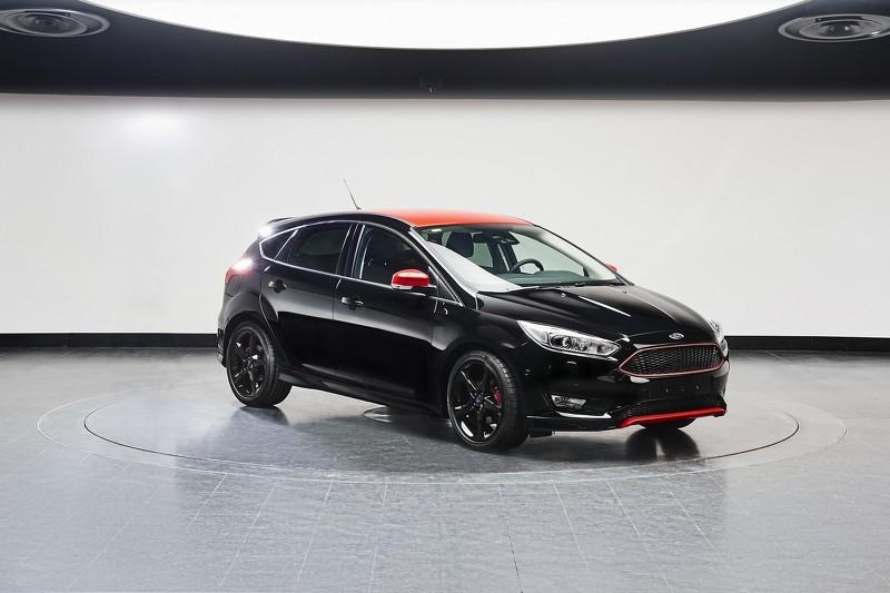  - Ford Focus Red Edition et Black Edition 1