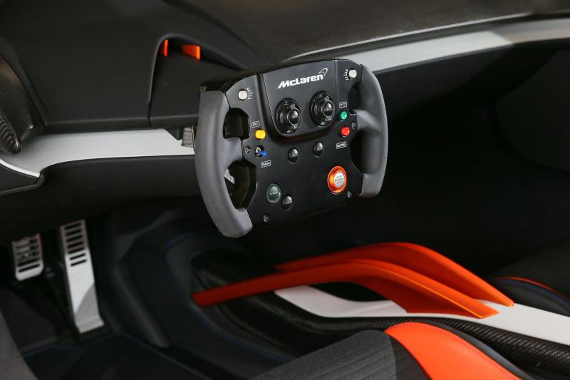  - CES 2016 : McLaren 675LT JVCKENWOOD Concept 1