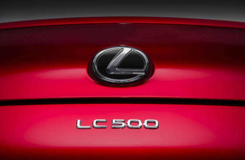  - Détroit 2016 : Lexus LC500 1