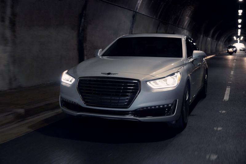  - Detroit 2016 : Genesis G90 1