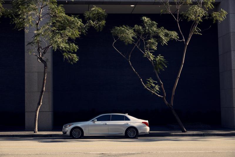  - Detroit 2016 : Genesis G90 1