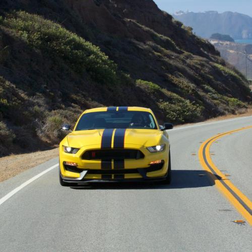 Ford Shelby GT350R Mustang : 2+2 1