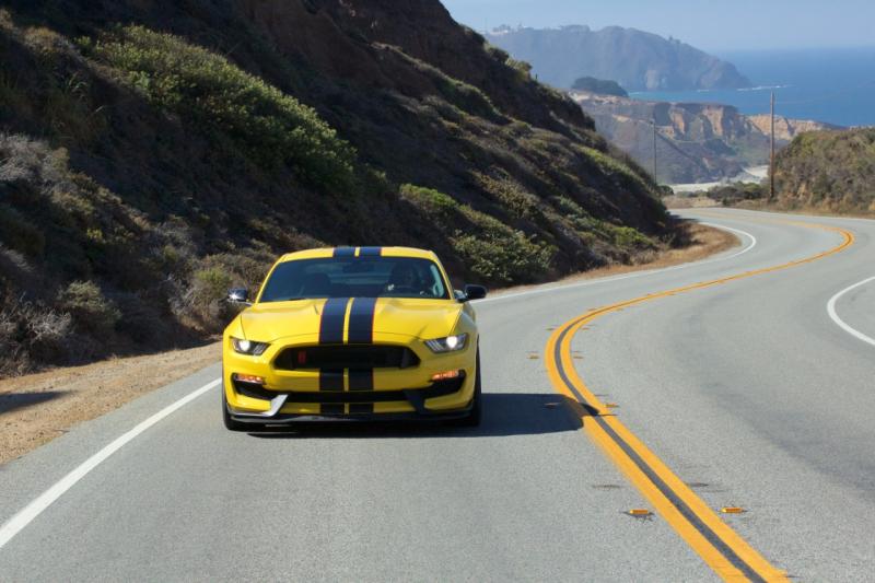  - Ford Shelby GT350R Mustang : 2+2 1