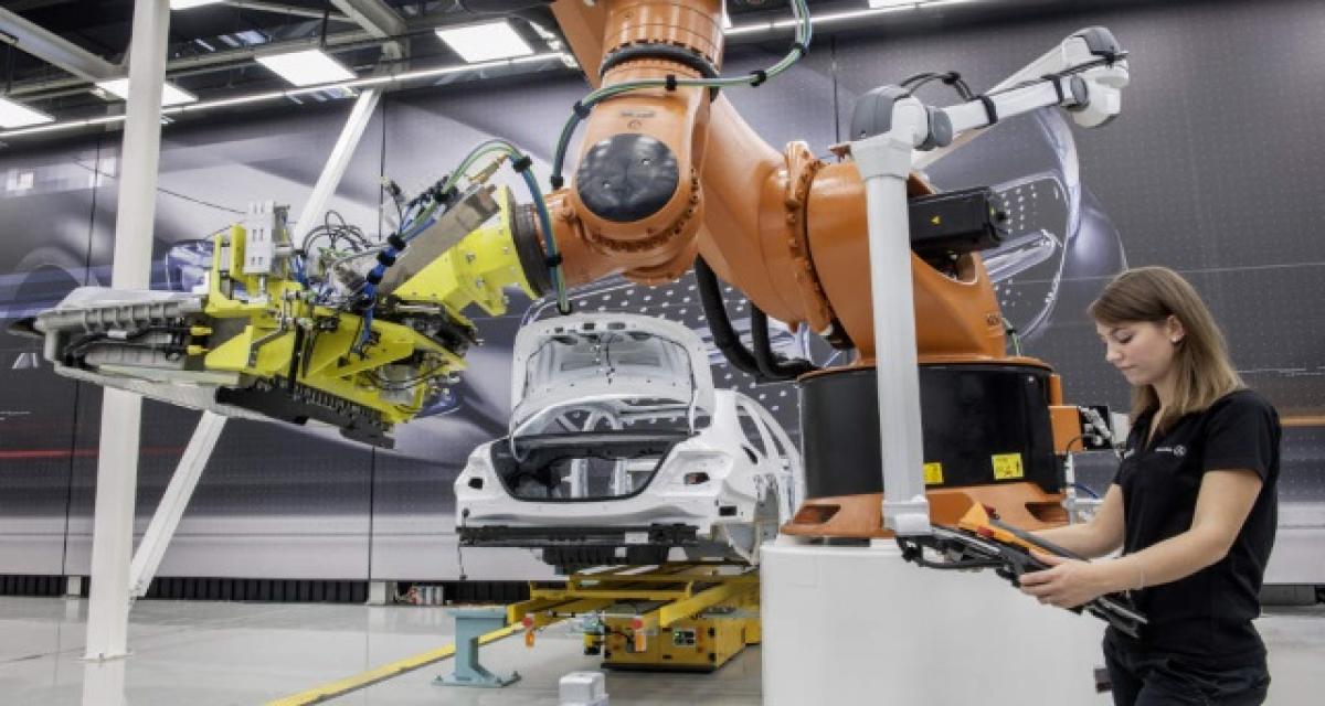 Mercedes : des robots remplacés par des humains