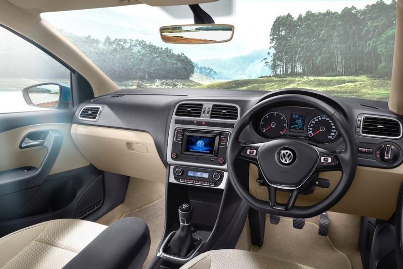  - New Delhi 2016 : Volkswagen Ameo 1