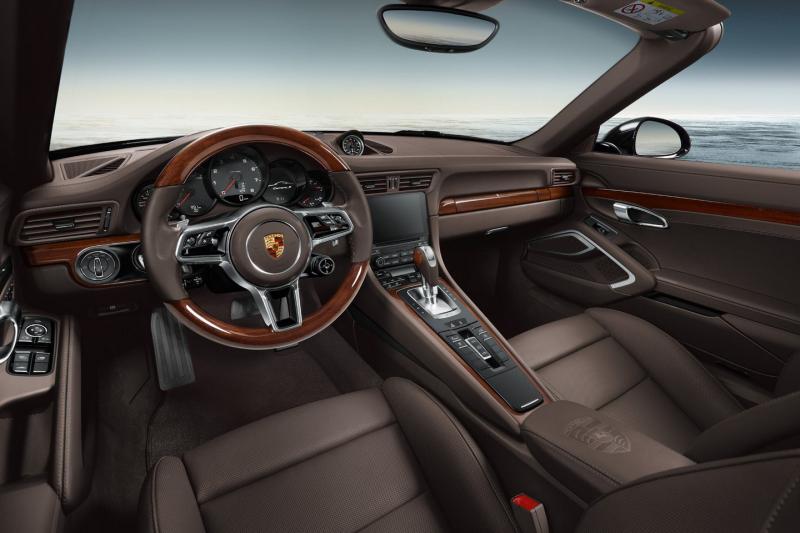  - Porsche Exclusive et une 911 Carrera S Cabriolet 1