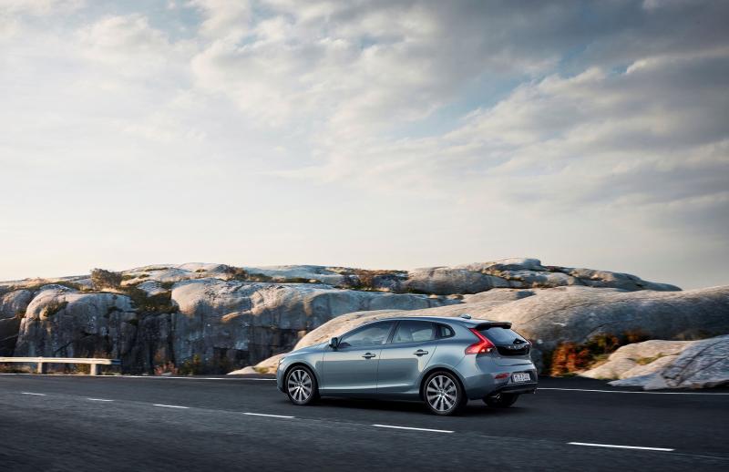  - Genève 2016 : Volvo V40 1