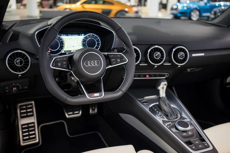  - Audi Exclusive et une découvrable TT Roadster 1