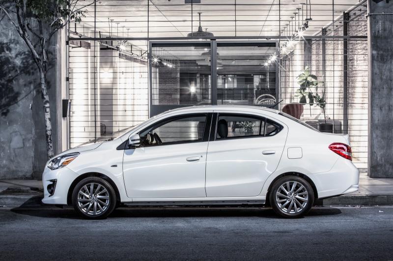  - New York 2016 : Mitsubishi Mirage G4 1