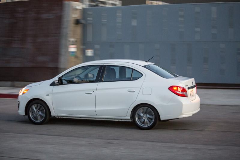  - New York 2016 : Mitsubishi Mirage G4 1