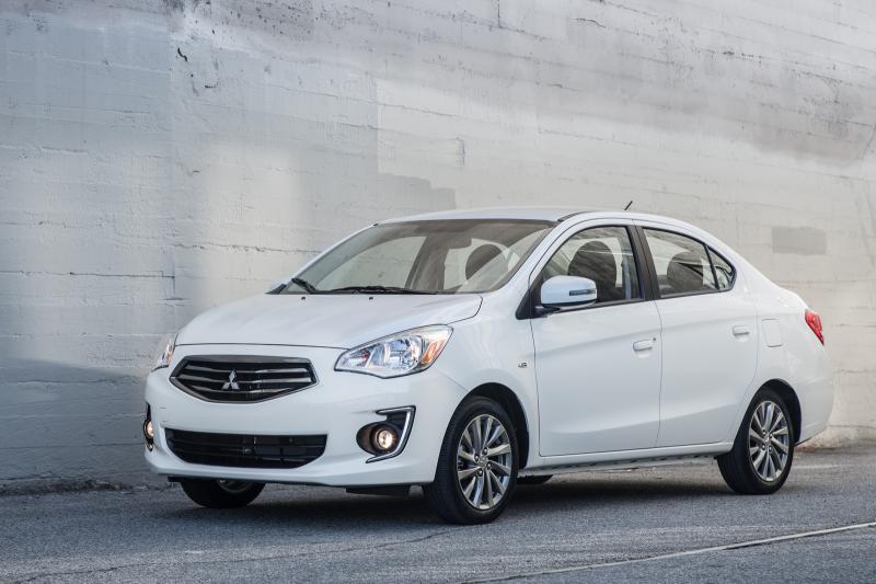  - New York 2016 : Mitsubishi Mirage G4 1