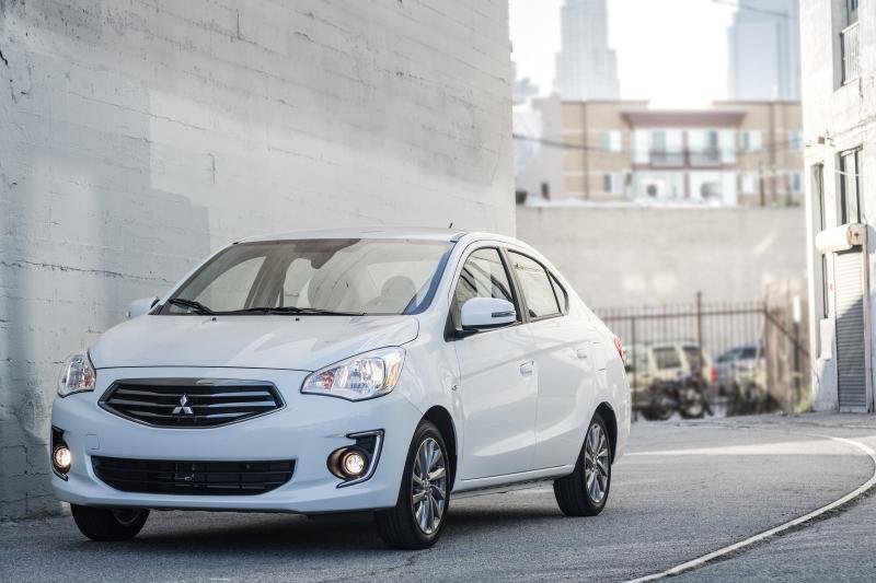  - New York 2016 : Mitsubishi Mirage G4 1