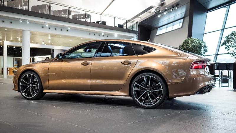  - Audi Exclusive et une RS7 Performance 1