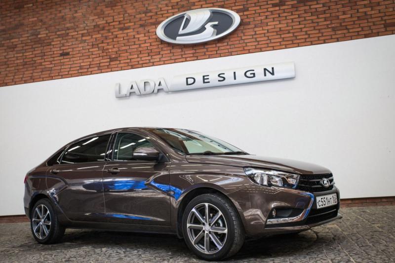 Lada Vesta Signature : le low cost de luxe 1