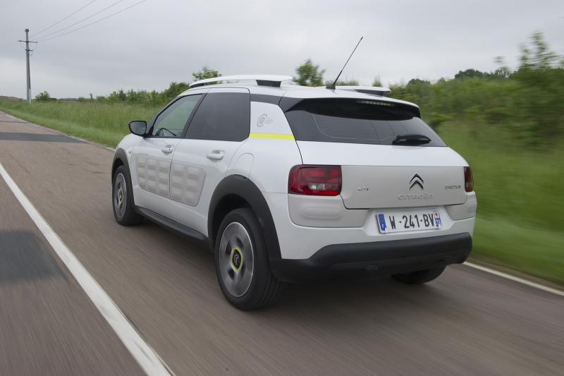  - Citroën présente une suspension à butée hydraulique 1