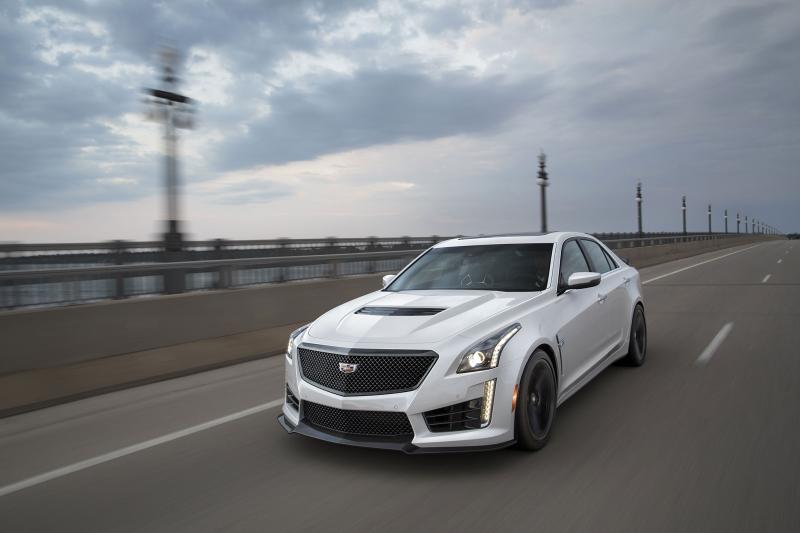  - Cadillac lance le Carbon Black Sport Package sur ATS et CTS 1