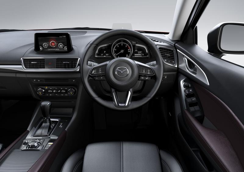  - La Mazda3 restylée officielle 1