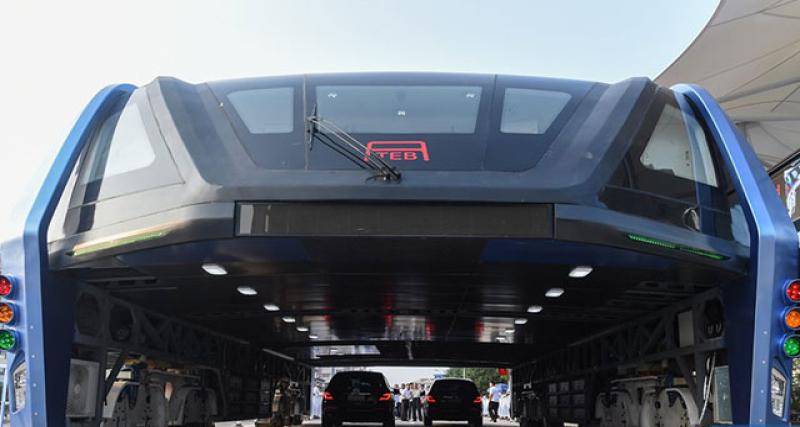 - Le concept de bus surélevé en test en Chine