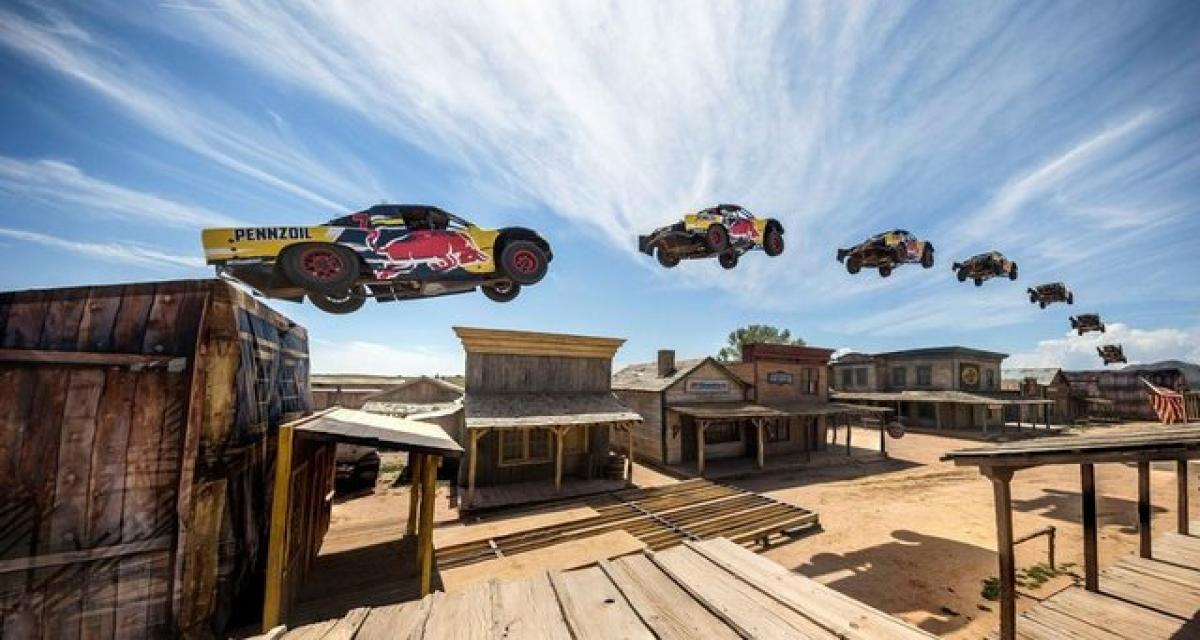Record du monde pour un saut en truck : Red Bull donne effectivement des ailes
