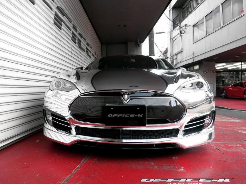  - Une Tesla Model S chromée par les Japonais d'Office-K 1