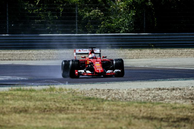  - F1 2017 : Pirelli teste ses gros boudins 1