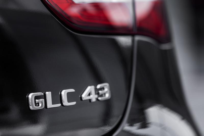  - Paris 2016 : Mercedes-AMG GLC 43 4Matic Coupé 1