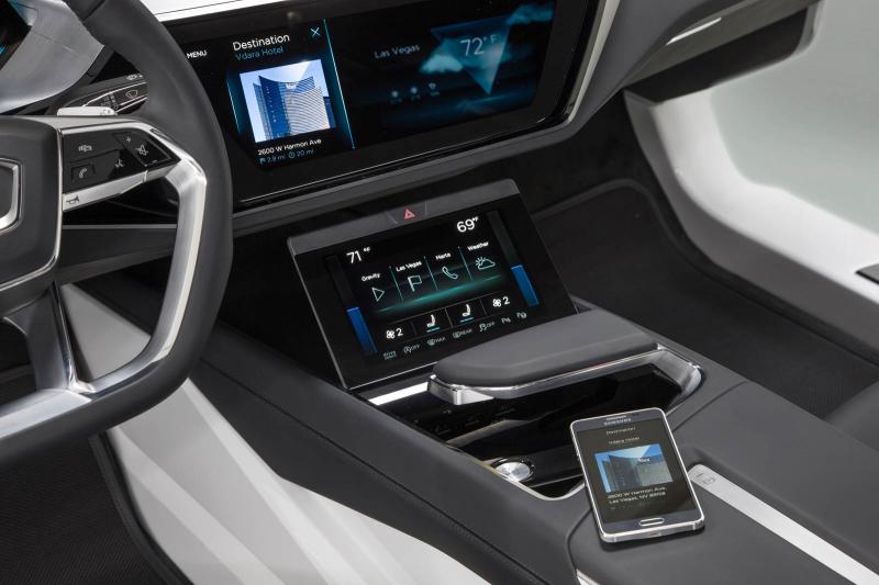  - Planche de bord virtuelle pour l'Audi A8 1