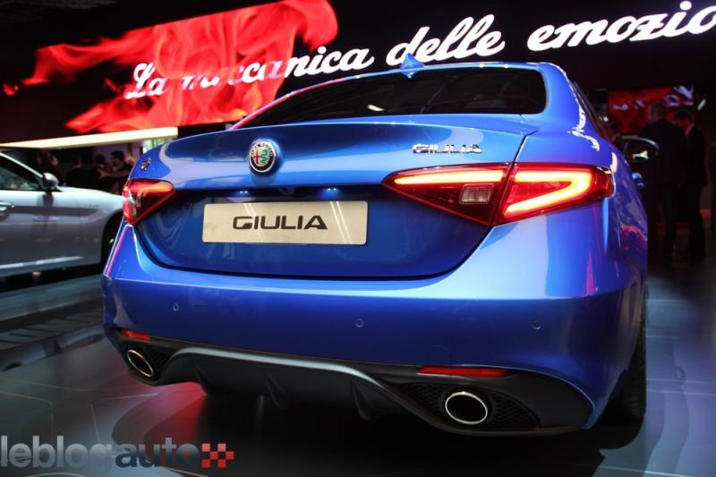  - Paris 2016 live : Alfa Romeo Giulia Veloce 1