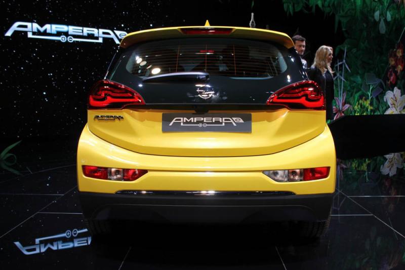  - Paris 2016 live : Opel Ampera-e 1