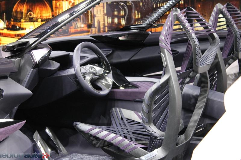  - Paris 2016 live : Lexus UX concept 1