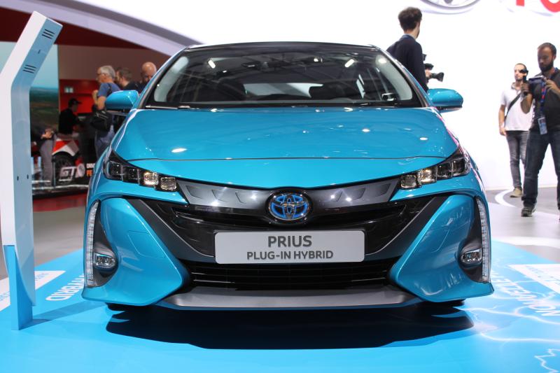  - Paris 2016 live : Toyota Prius Plug-In Hybrid 1