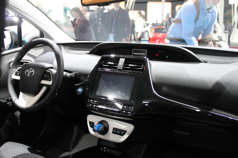 Paris 2016 live : Toyota Prius Plug-In Hybrid 1