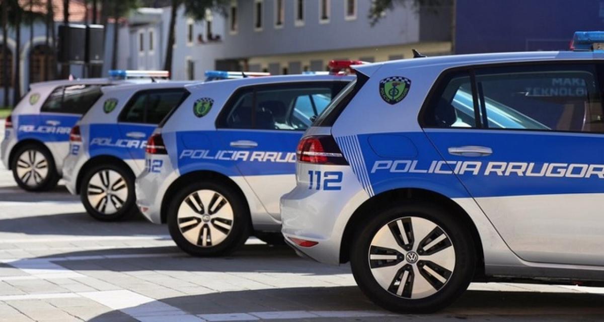 Une petite flotte de Volkswagen e-Golf pour la police en Albanie