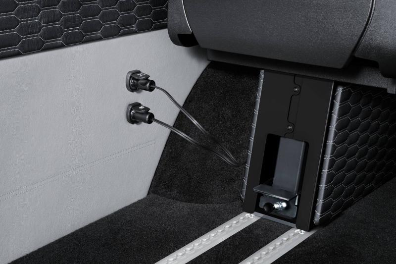  - Brabus VIP Conference Lounge : le Mercedes Sprinter version salon de travail roulant 1