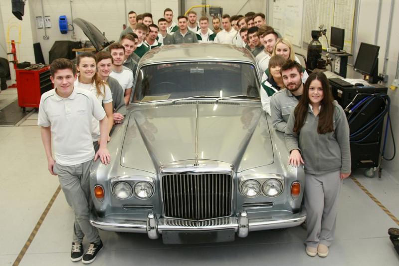  - Bentley fait restaurer une voiture par des apprentis 1