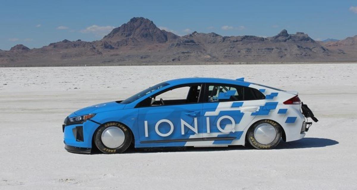 Hyundai Ioniq hybride : plus de 250 km/h sur le lac salé de Bonneville