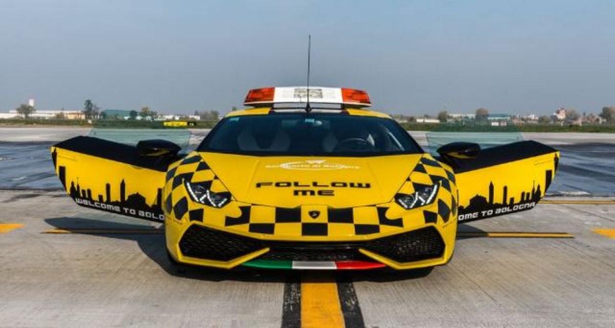 Lamborghini Huracán Follow Me : en piste sur l'aéroport de Bologne