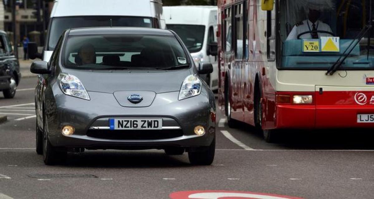 Infrastructures de recharge, voiture autonome, motorisations alternatives : le Royaume-Uni va investir