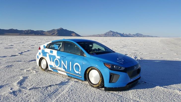  - Hyundai Ioniq hybride : plus de 250 km/h sur le lac salé de Bonneville 1