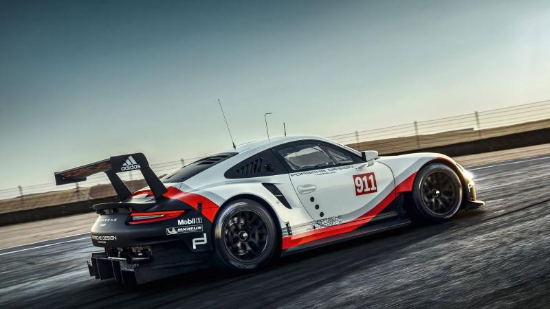 Los Angeles 2016 : l'hérétique Porsche 911 RSR 1