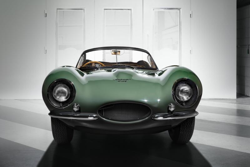  - Dans un musée de Los Angeles la première nouvelle Jaguar XKSS présentée 1