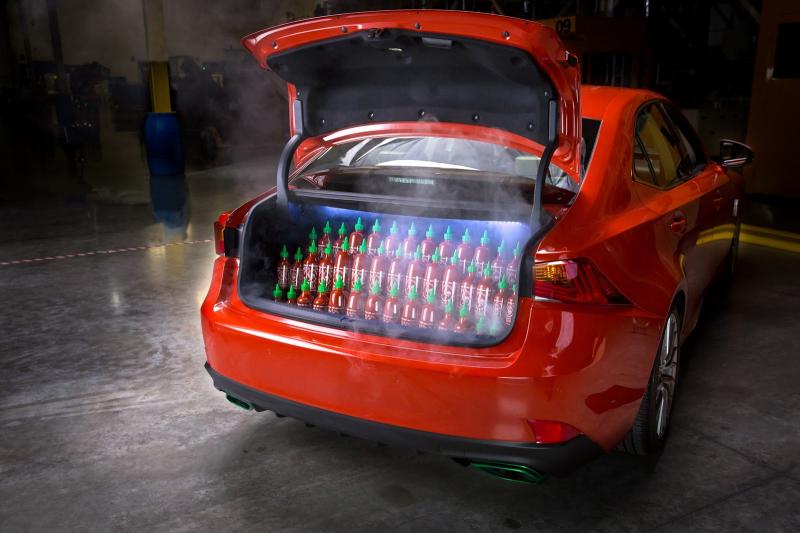  - Los Angeles 2016 : Lexus Sriracha IS, piquante 1