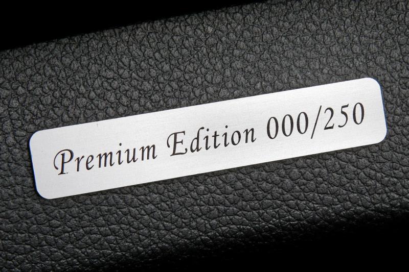 Nissan Navara Premium Edition : 250 morceaux 1