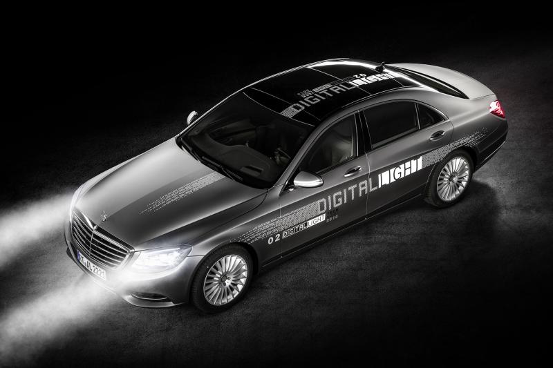 Mercedes prépare l'arrivée de la lumière numérique 1