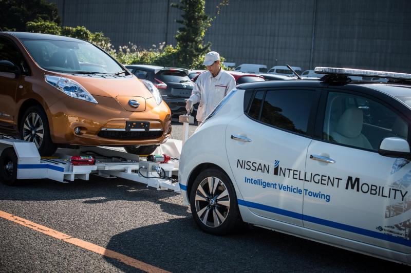 Un prototype de Nissan Leaf autonome fait dans le remorquage 1