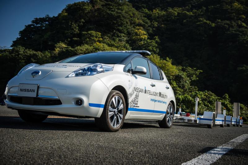 Un prototype de Nissan Leaf autonome fait dans le remorquage 1