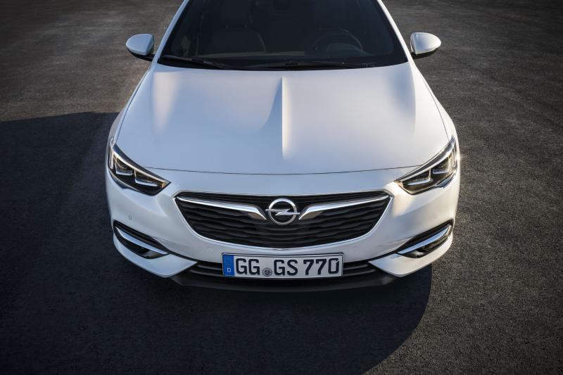  - Opel Insignia Grand Sport officielle, Holden Commodore en prime 1