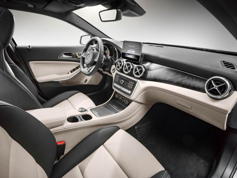  - Detroit 2017 : Mercedes GLA restylé 1