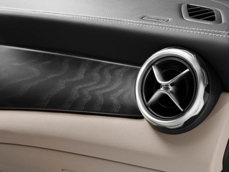  - Detroit 2017 : Mercedes GLA restylé 1